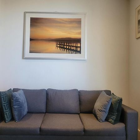 2 Bedroom 2 Bath 1 Ensuite In Roya Asenal Beautiful Views & Parking 伦敦 外观 照片
