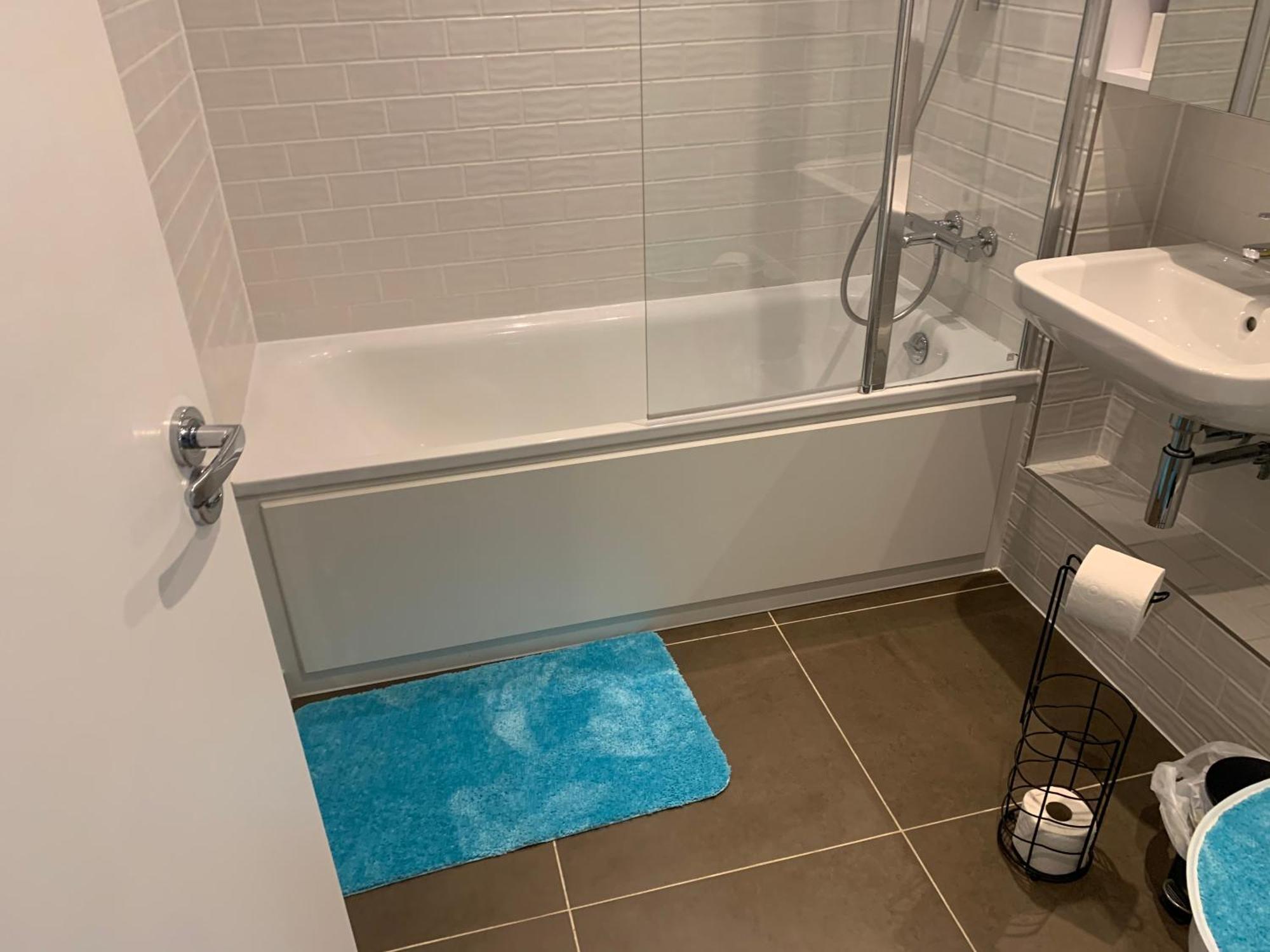 2 Bedroom 2 Bath 1 Ensuite In Roya Asenal Beautiful Views & Parking 伦敦 外观 照片