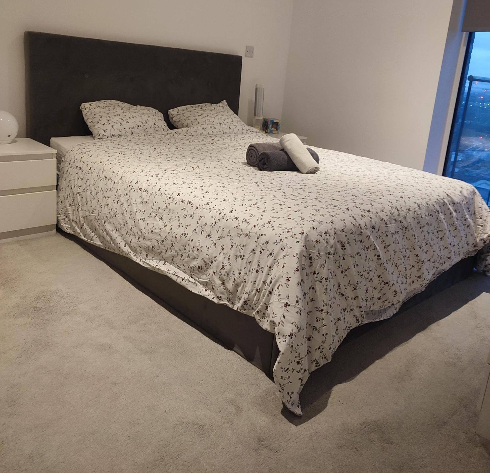 2 Bedroom 2 Bath 1 Ensuite In Roya Asenal Beautiful Views & Parking 伦敦 外观 照片